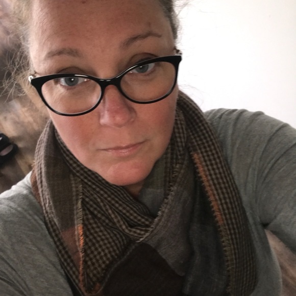 Meet your Posher, Catherine - Picture 1 of 1